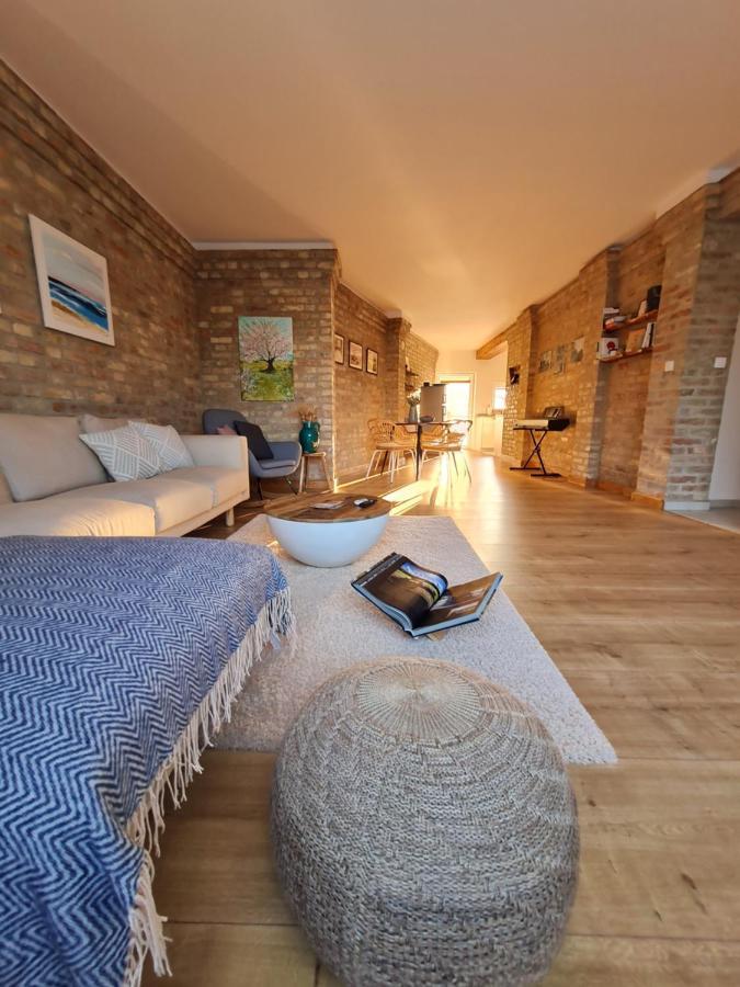 Art Gallery Apartment Nove Zamky Exterior photo