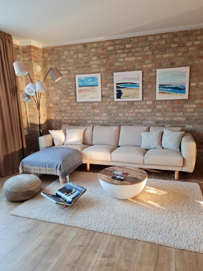 Art Gallery Apartment Nove Zamky Exterior photo