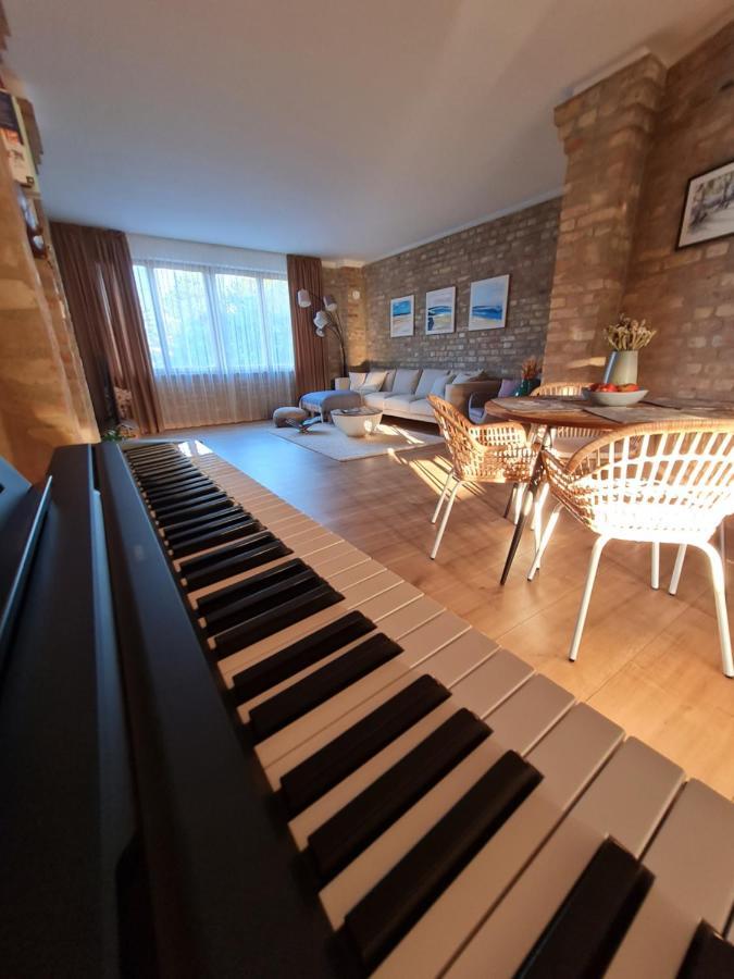 Art Gallery Apartment Nove Zamky Exterior photo